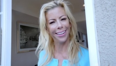 Alexis Fawx - Benefits Of A Busty Stepmom