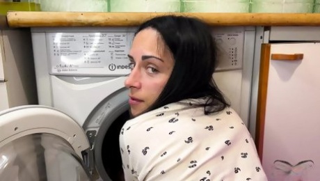 Stepson fucked Stepmom while she in inside of washing machine. Anal Creampie